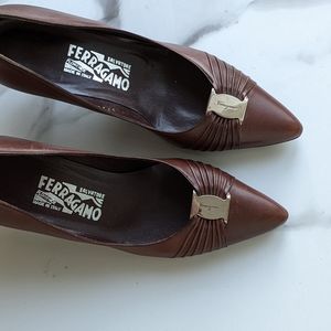 Salvatore Ferragamo like new kitten heels